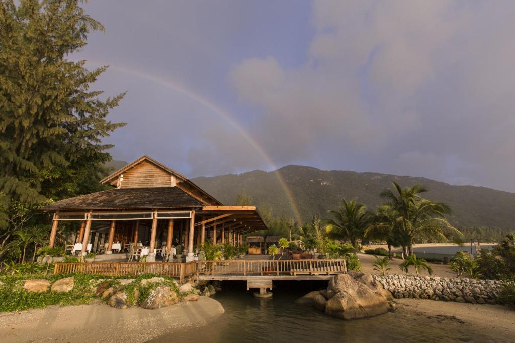 Hill Rock Pool Villa