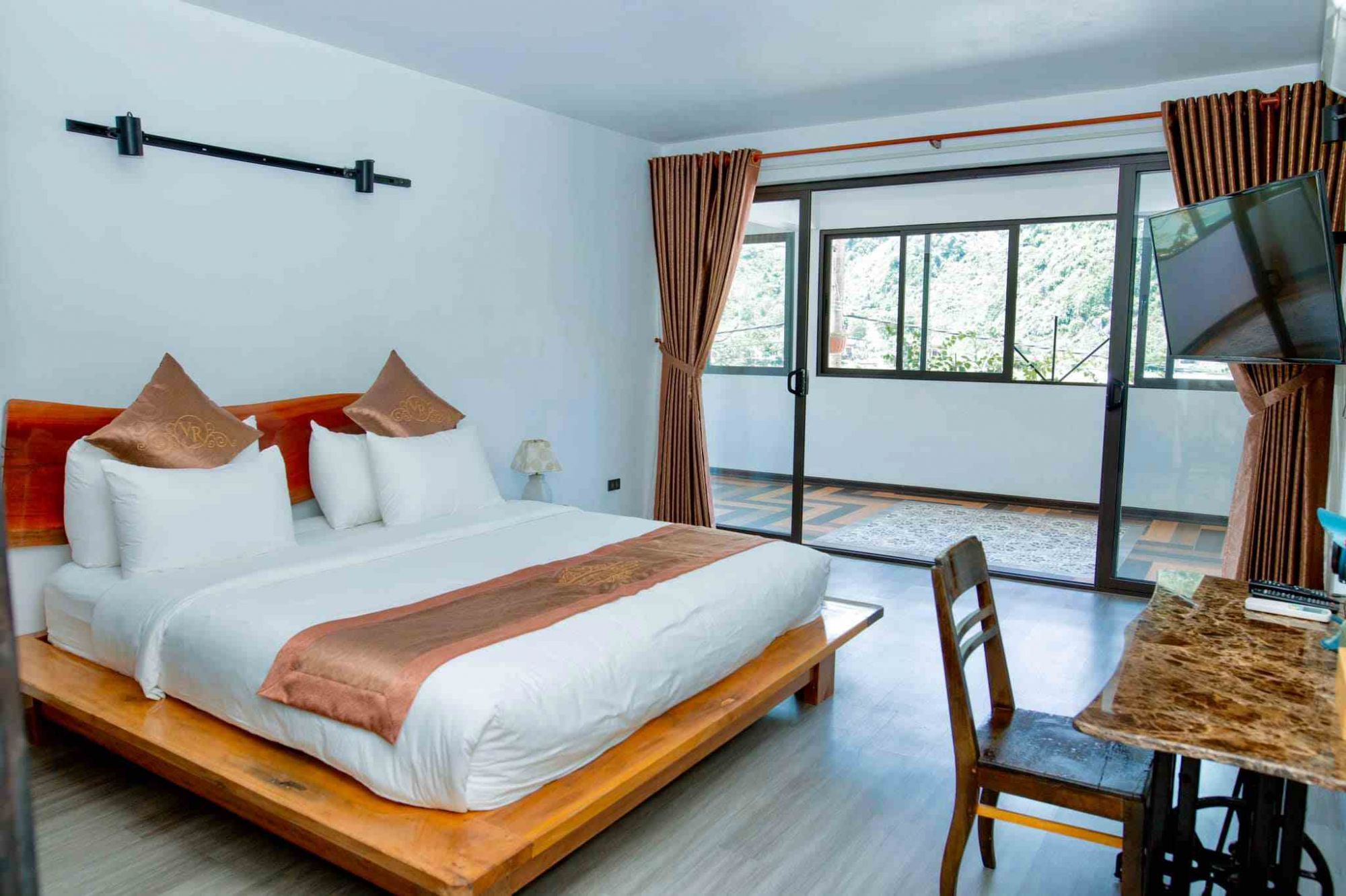 Victory Road Villas - Penthouse