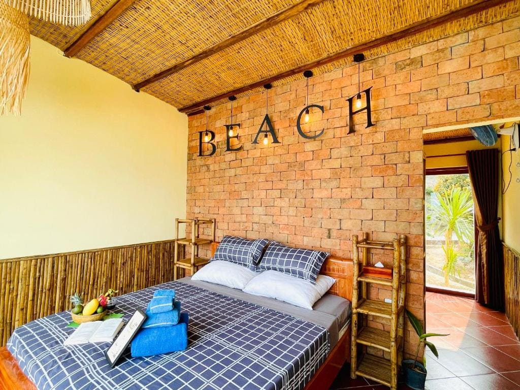 Life's a Beach - Bungalow with Balcony