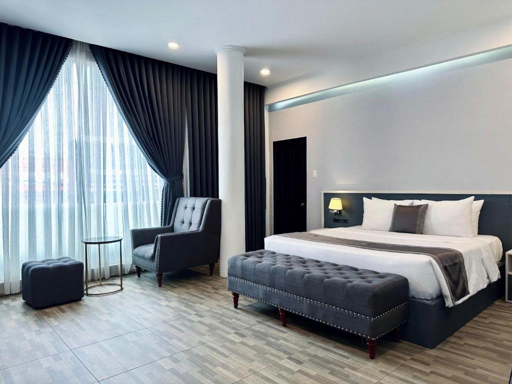 Lion Hotel 