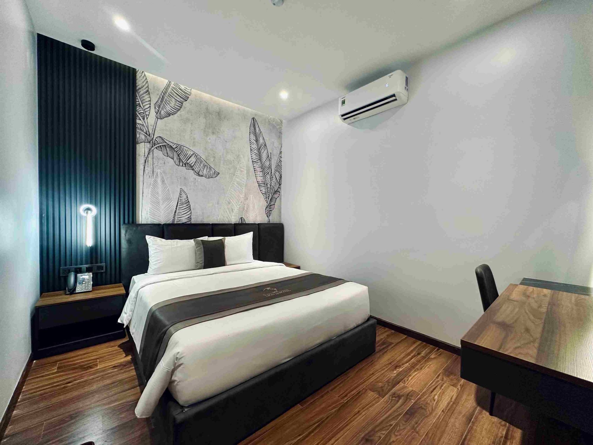 Lion Hotel 12