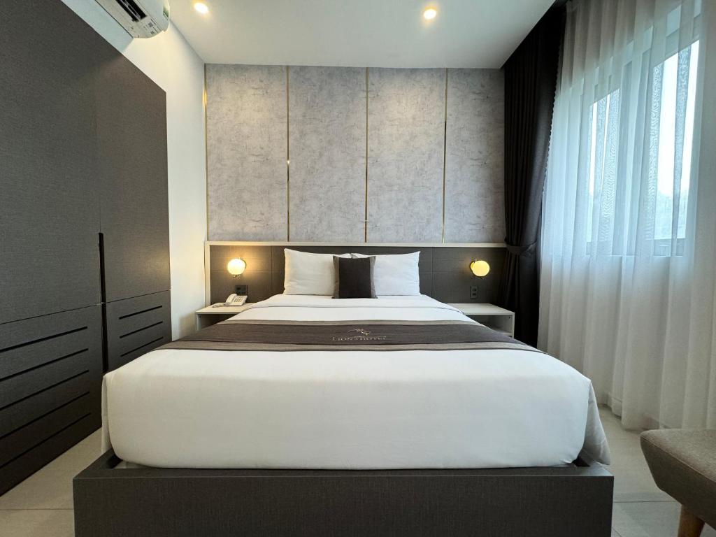 Lion Hotel 3