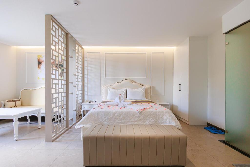 Tina 5 Hotel