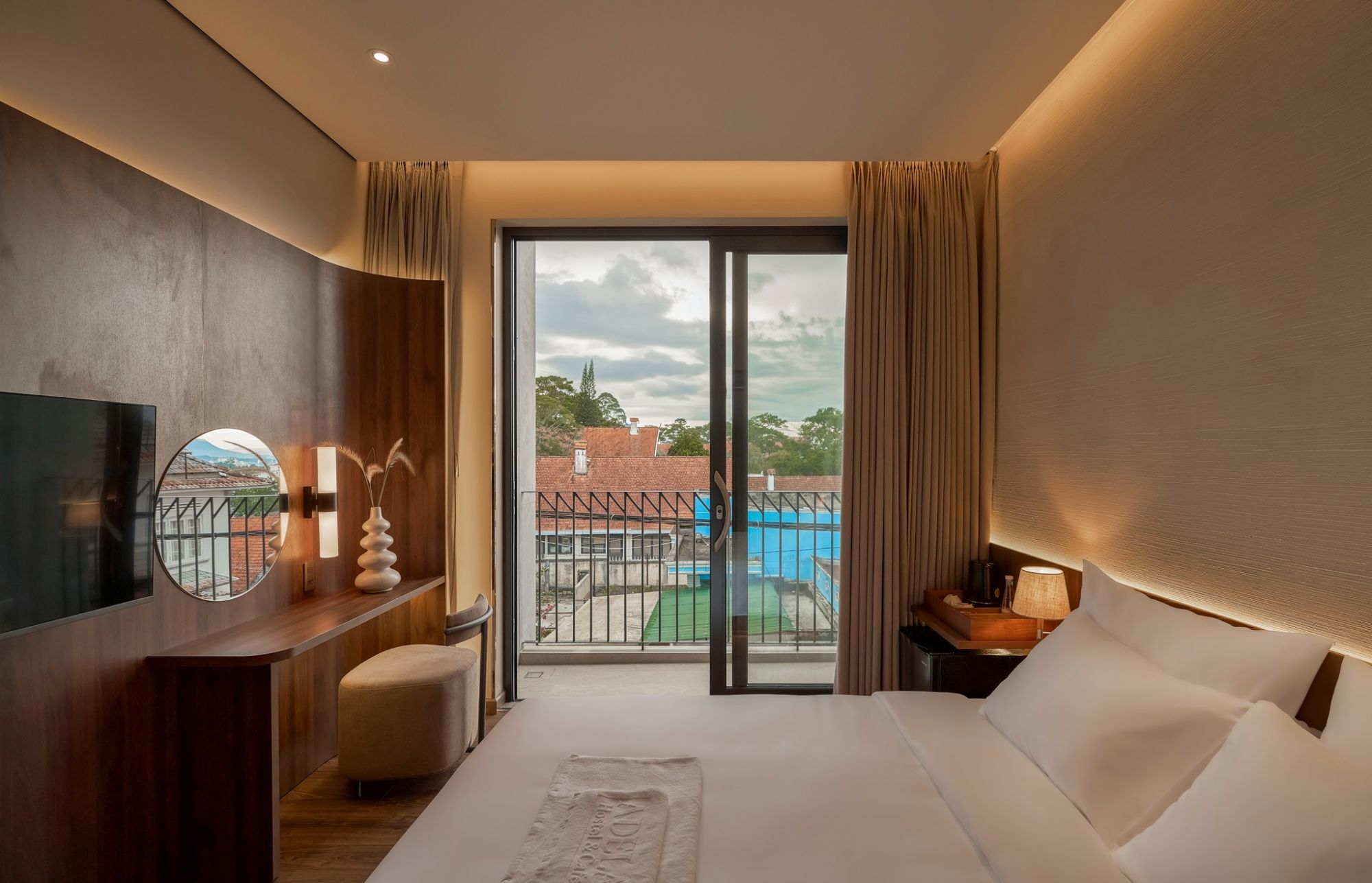 Adela Hotel