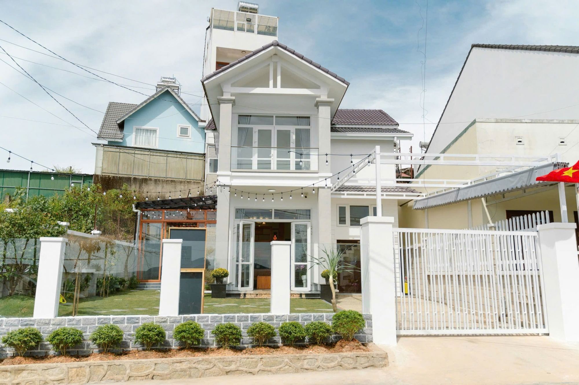 Blanc Villa