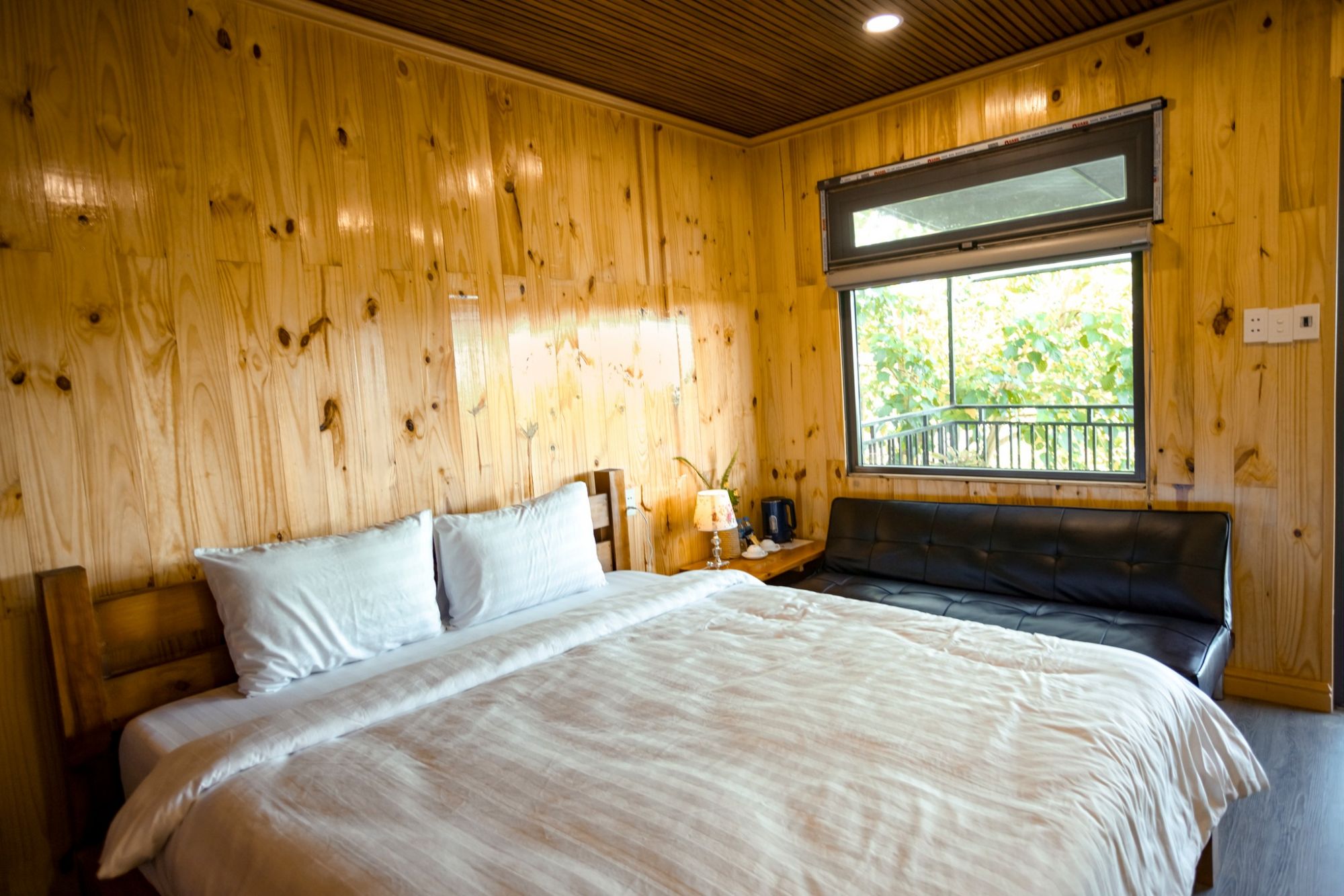 Homestay And Camping Săn Mây Dalart - Nhà gỗ