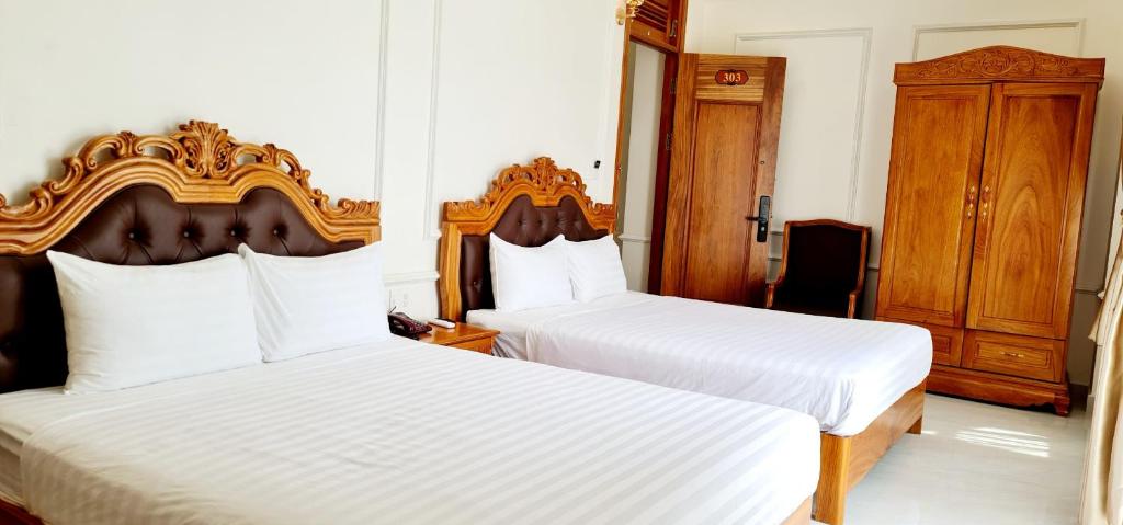 Le Royal Hotel 2