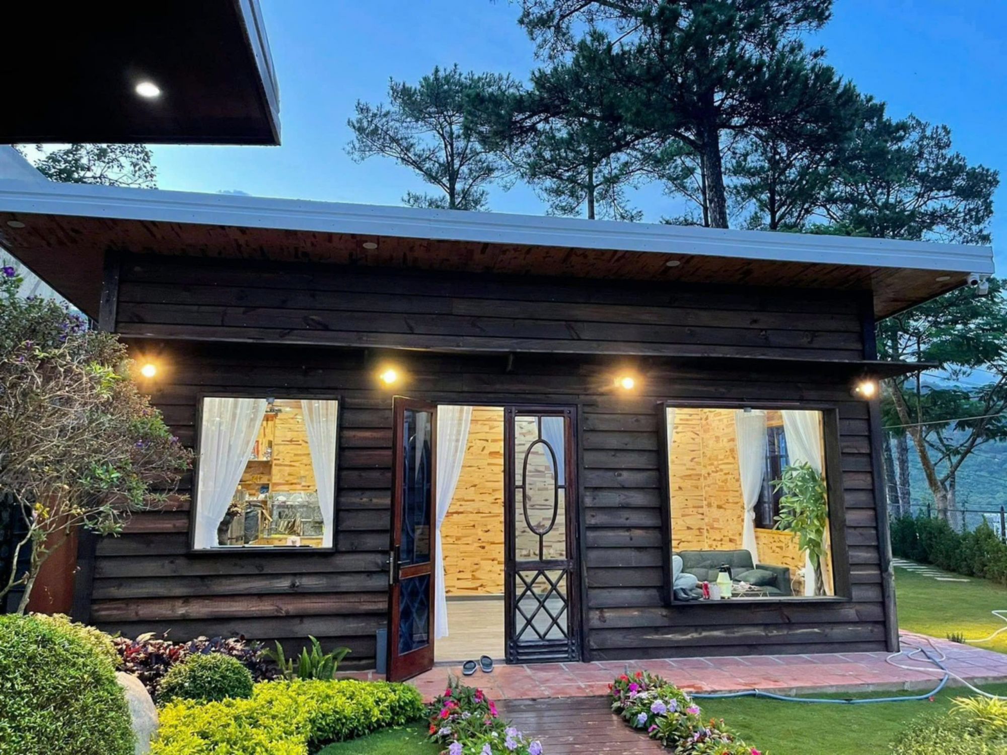 Mimosa House