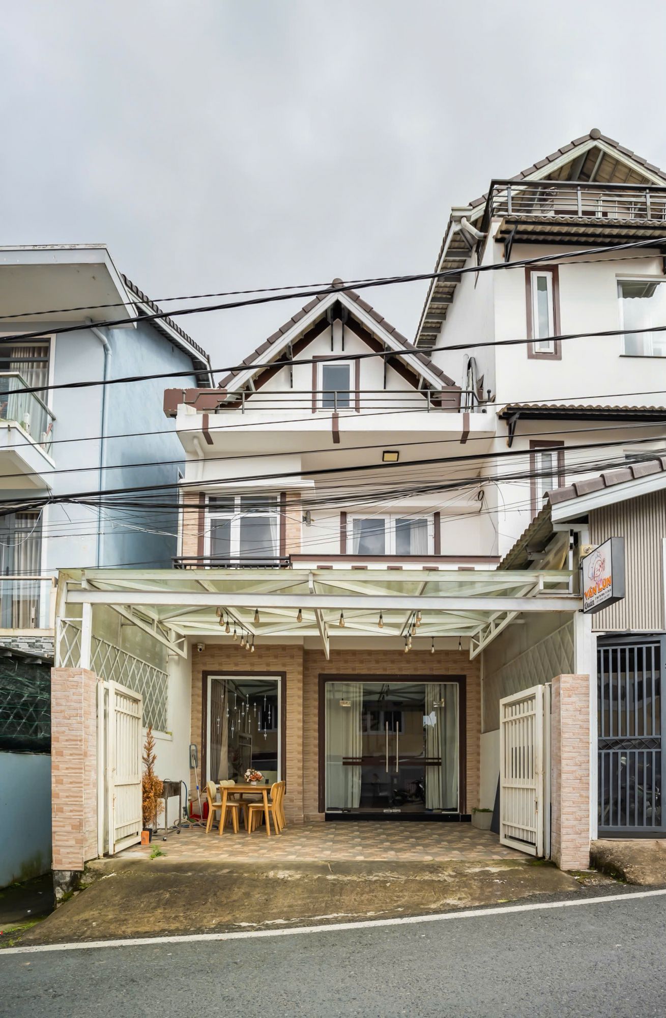 Min House