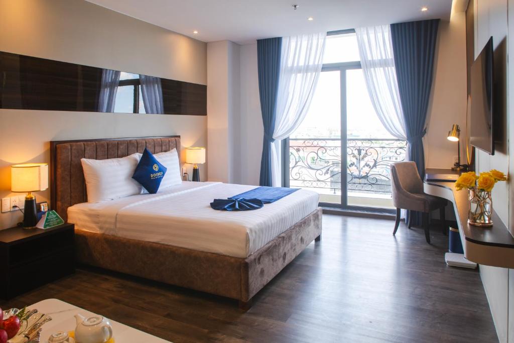Sandals Aquila Hotel