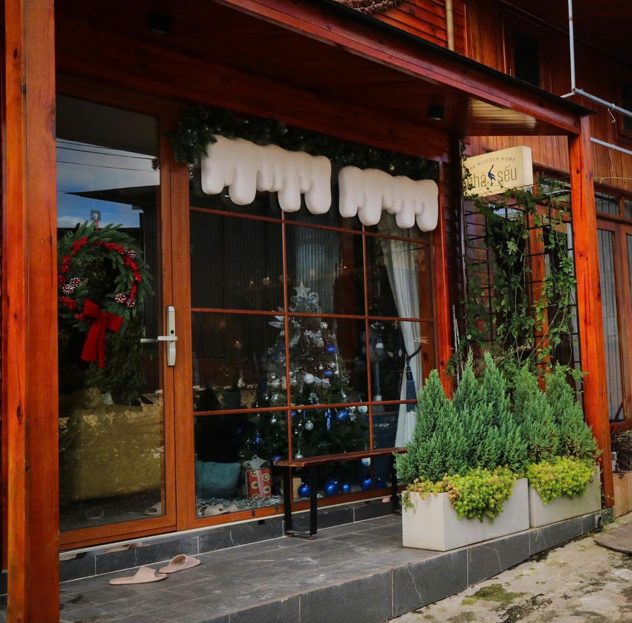 Nhà Sếu