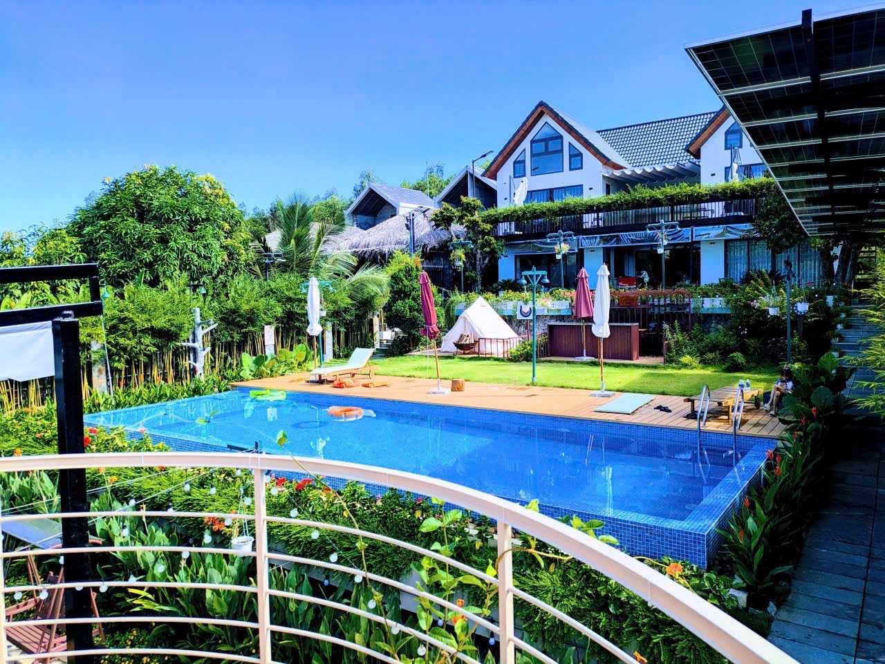 Lam Retreat