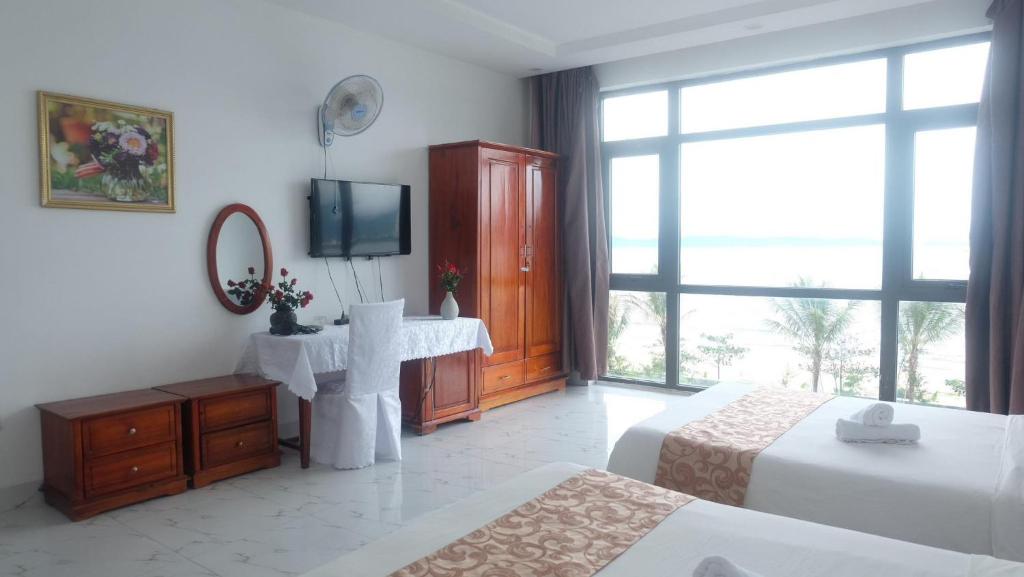 Rose Hotel 