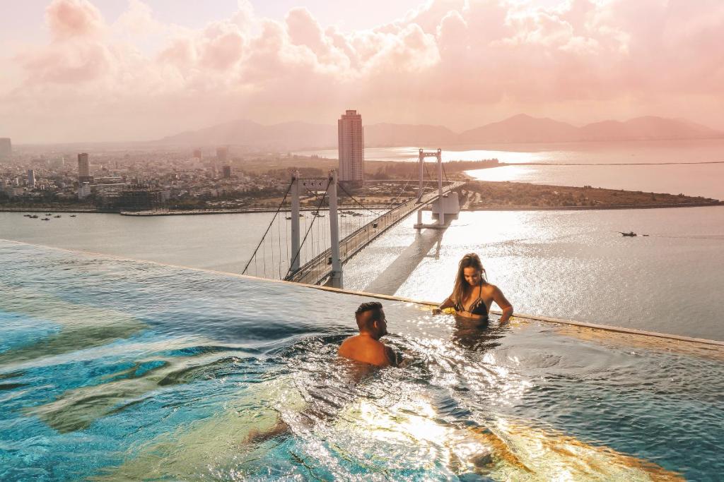 Wyndham Danang Golden Bay 