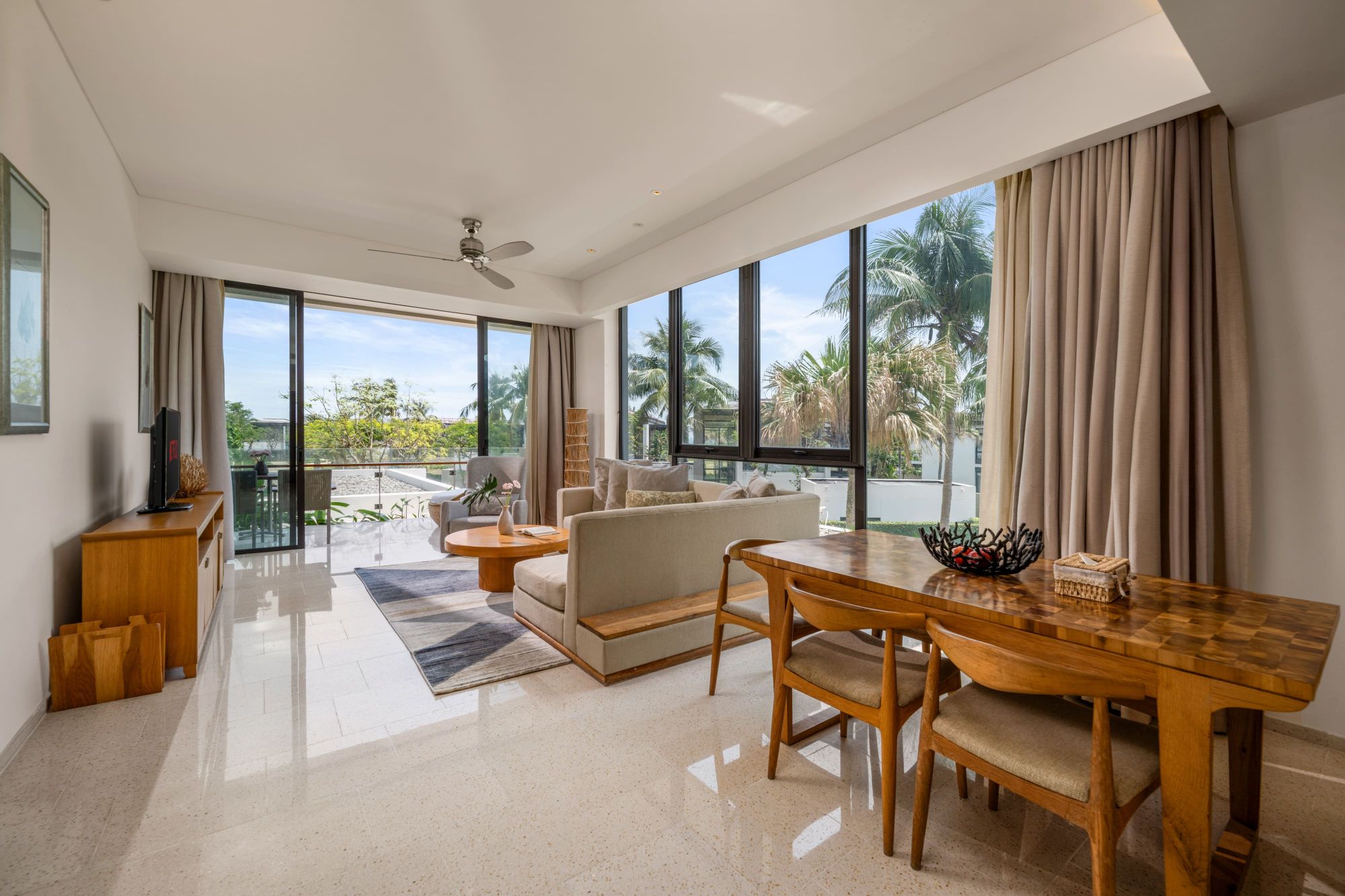 Hyatt Regency - 3Br - D101 Tầng Trệt