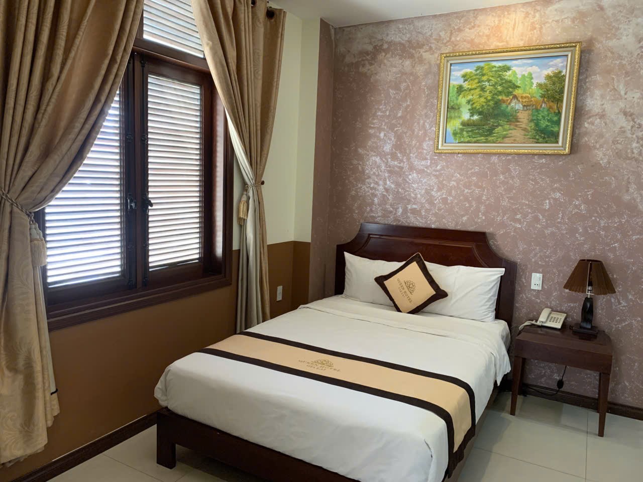 Queen Hotel