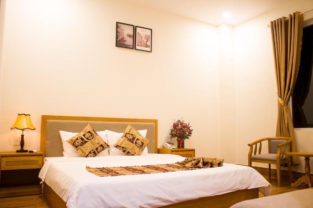 Khách sạn Hoài Thương