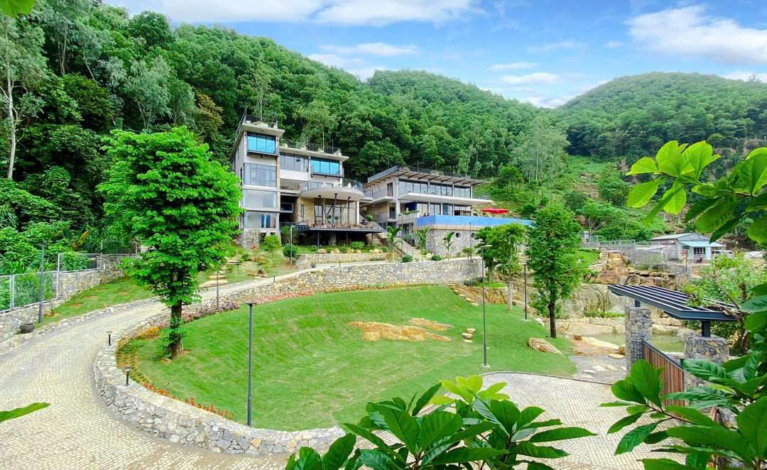 Paramount Villa