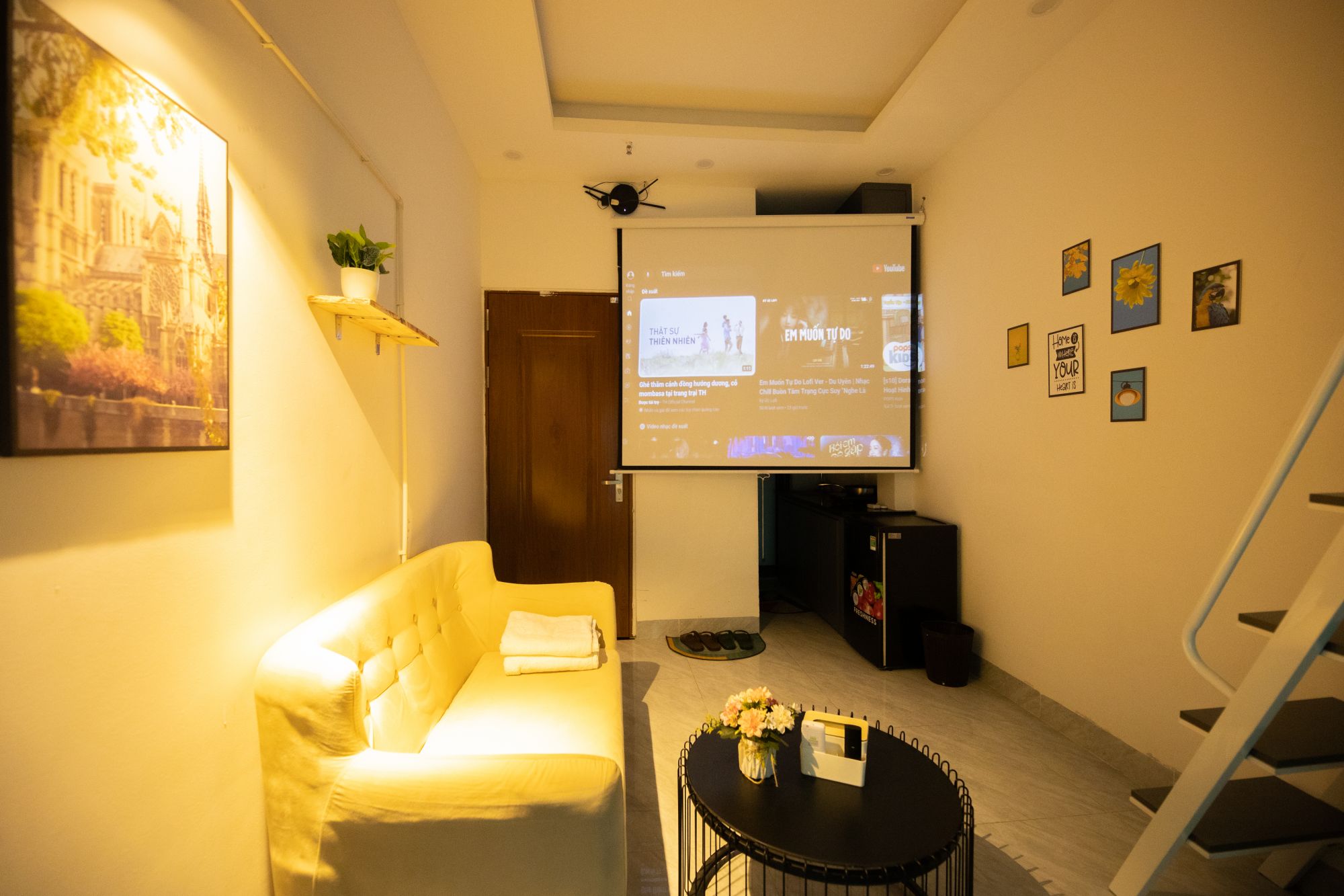 Hóng Homestay - 20 Phố Hồ Tùng Mậu