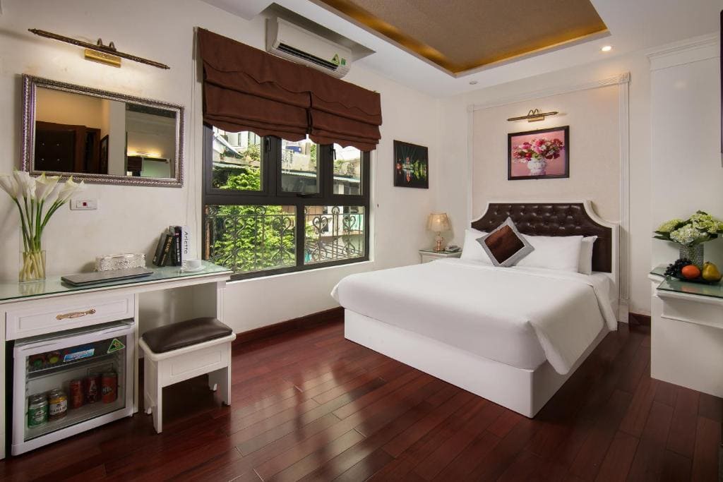 TrangTrang Premium Hotel & Sky Bar - Cầu Gỗ