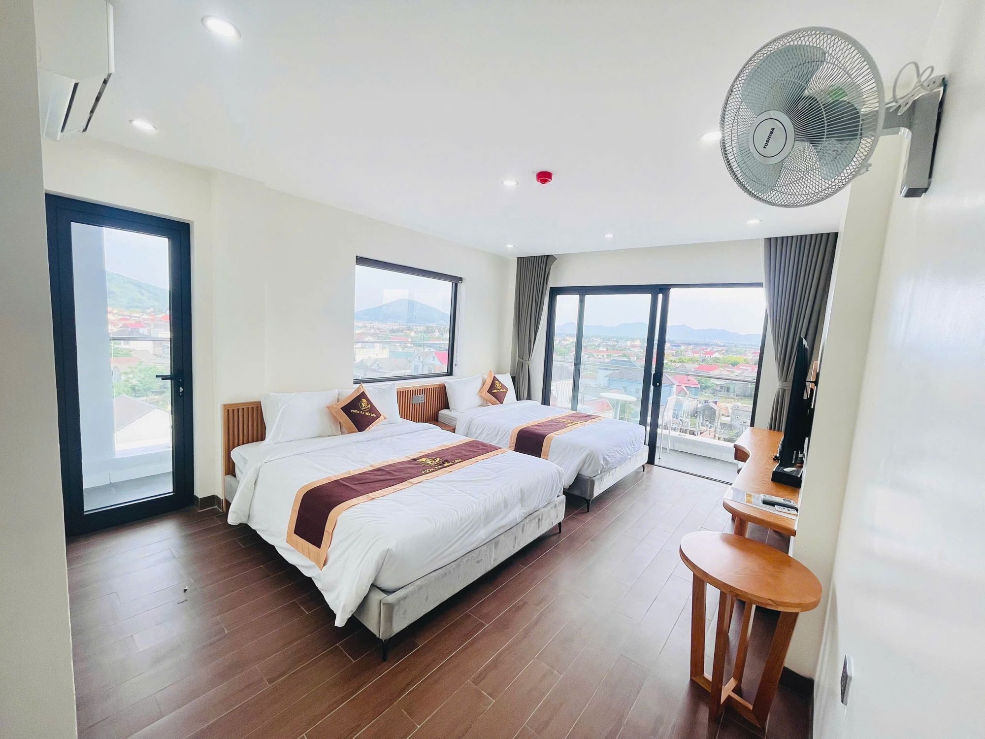 Vươn Ra Biển Lớn Hotel