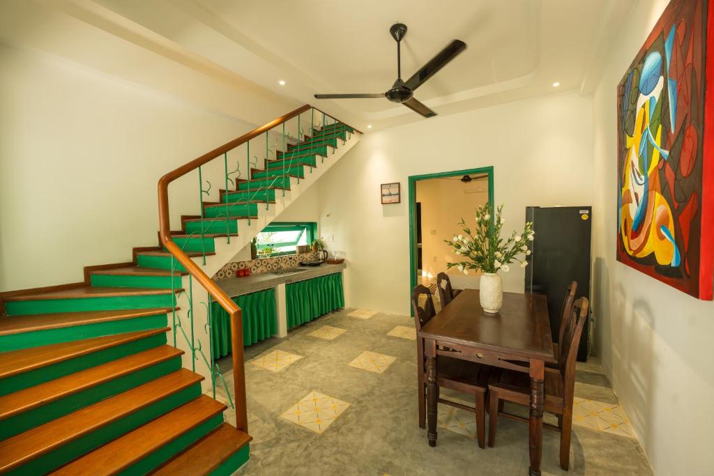 Hachi House