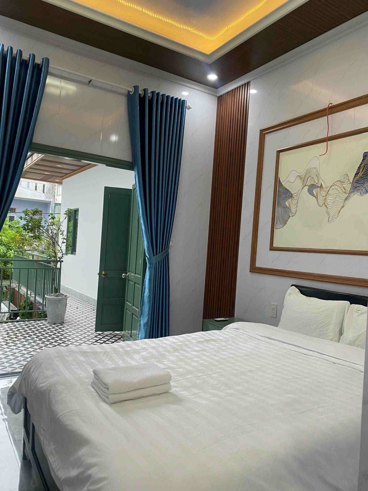Sunny Villa 