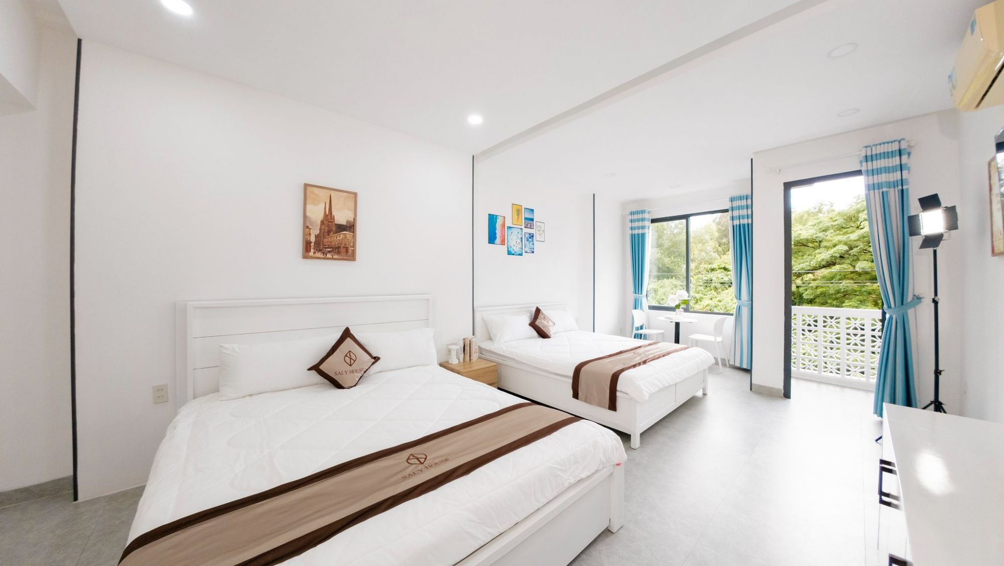 Saly House
