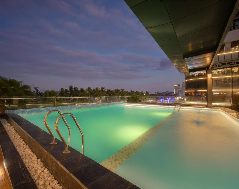 Starcity Hotel & Condotel Beachfront Nha Trang