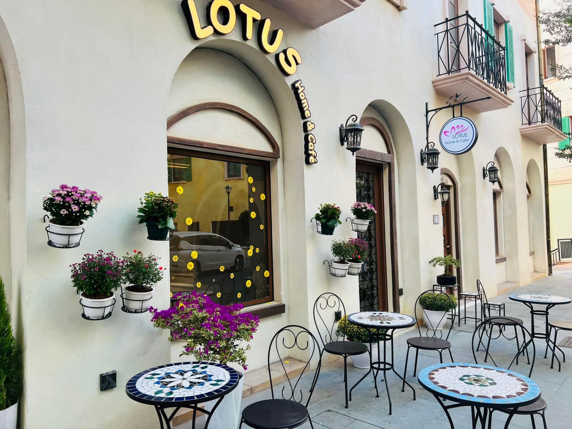 Lotus Home & Cafe