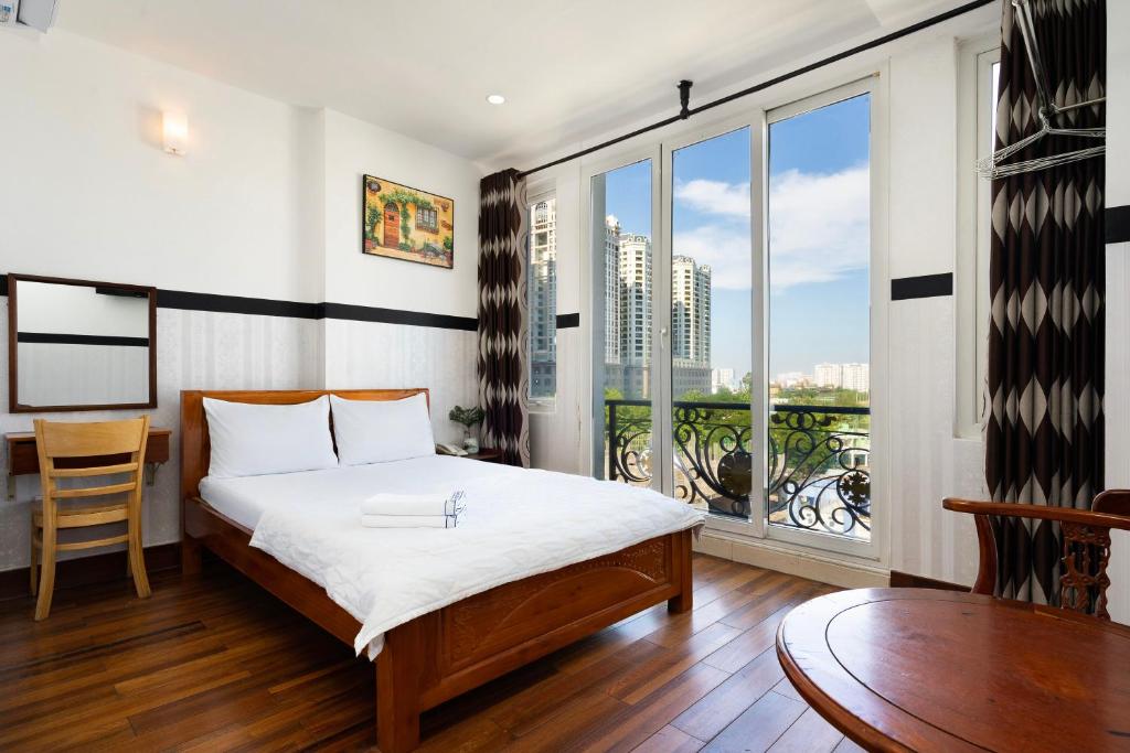 Lam Sơn Hotel