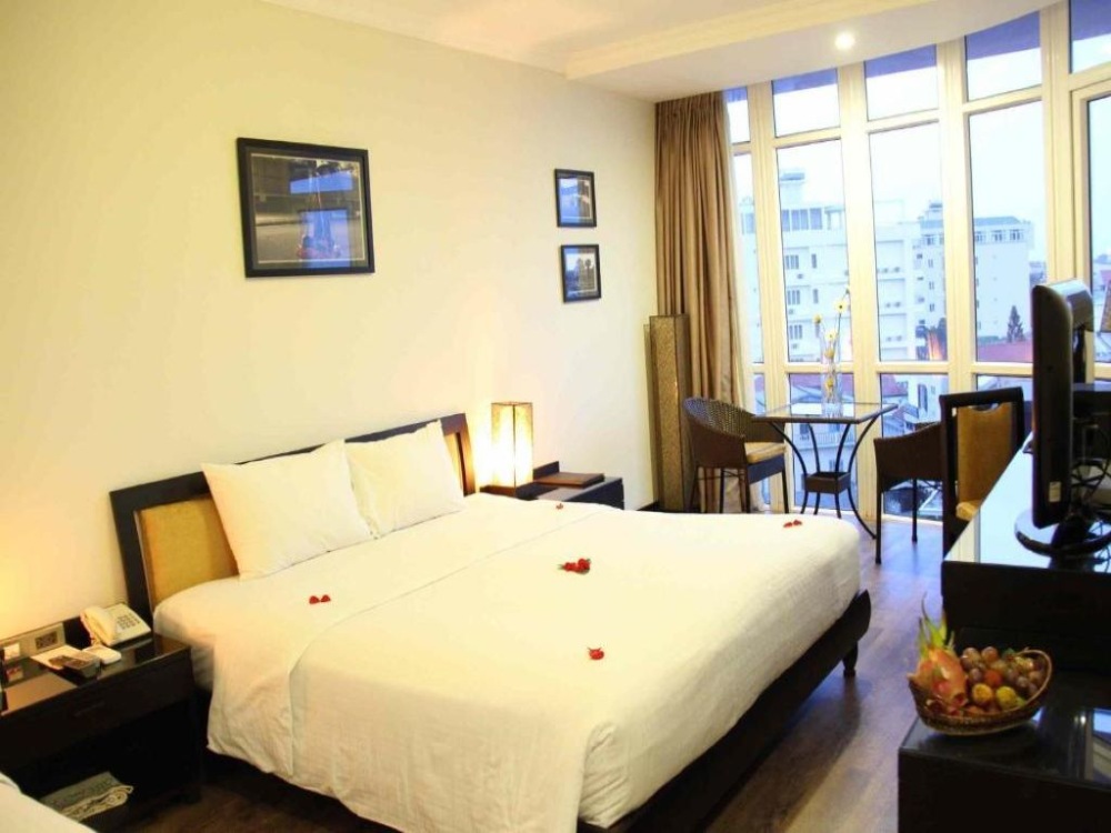 khách sạn ở huế gần phố tây