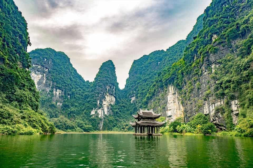 Kinh nghiệm đi du lịch Tràng An Ninh Bình chi tiết từ A đến Z 2026